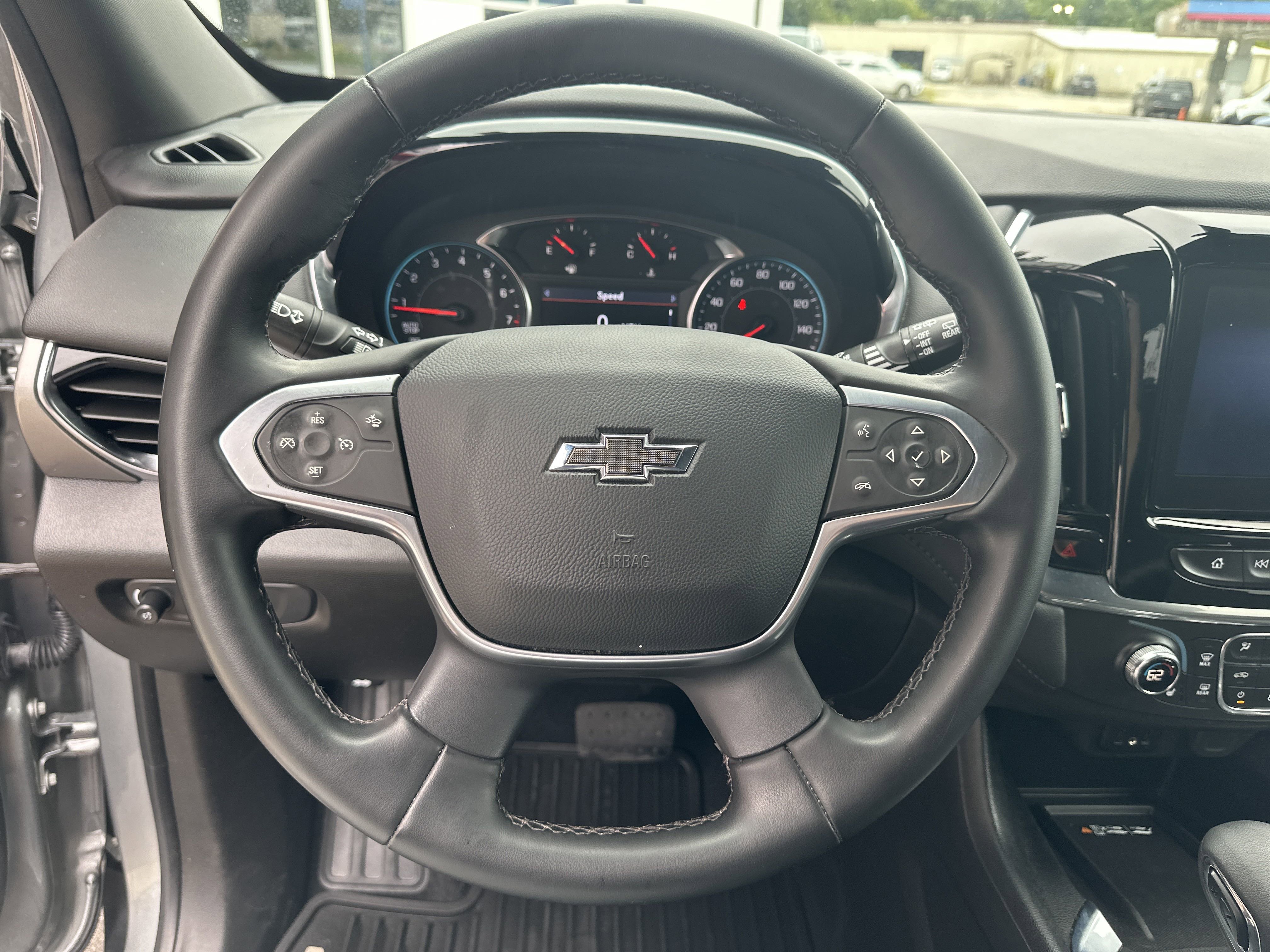 2023 Chevrolet Traverse Cloth photo 3