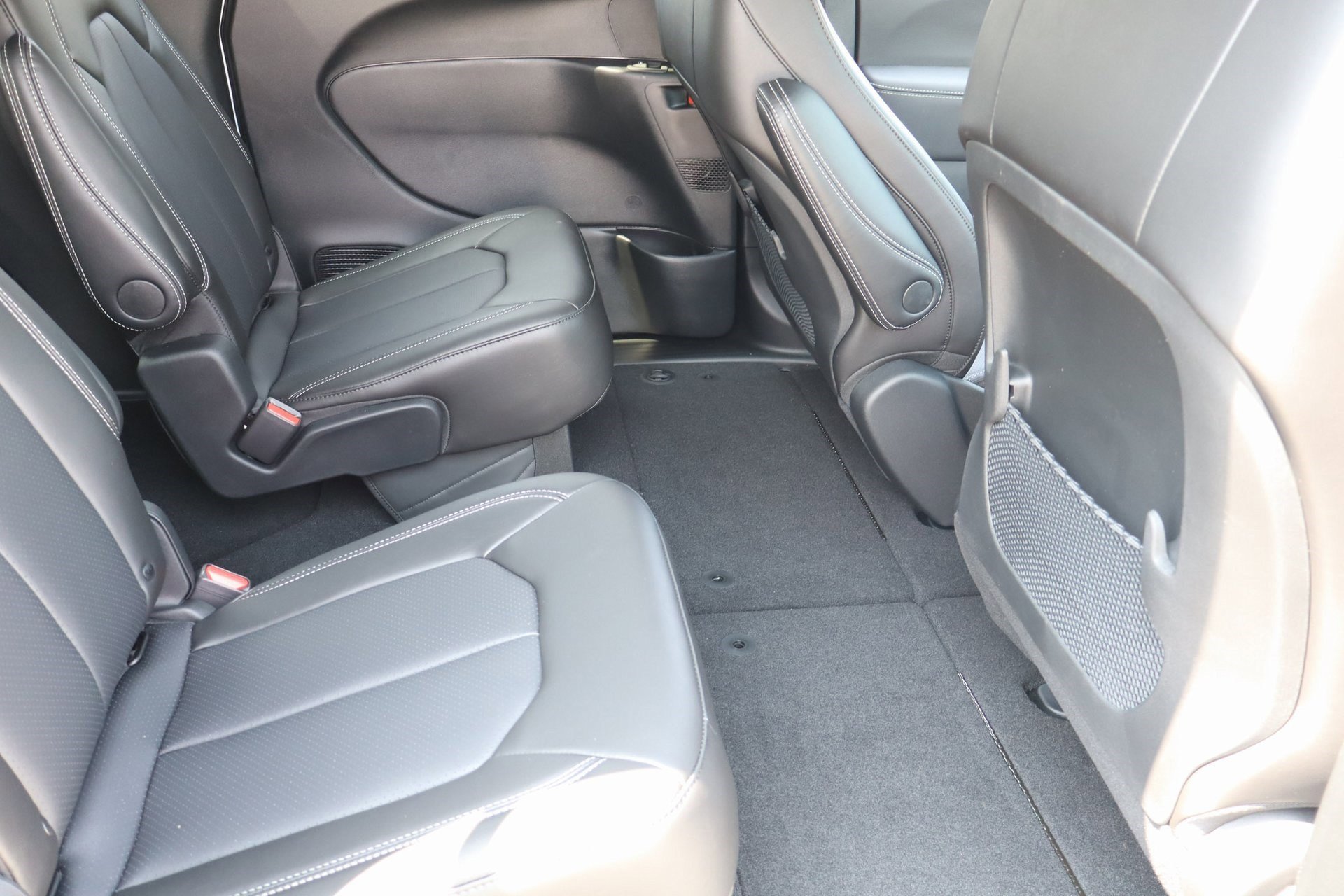 2025 Chrysler Voyager LX photo 25