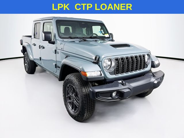 2026 Jeep Gladiator Sport S's photo