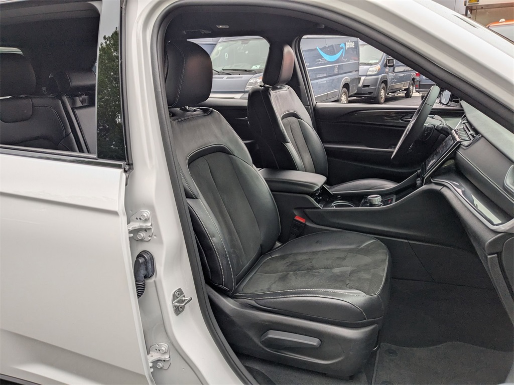 2023 Jeep Grand Cherokee Altitude photo 20