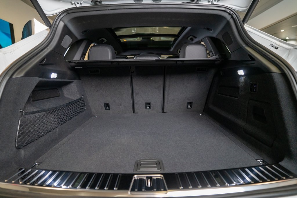 2025 Porsche Cayenne photo 36