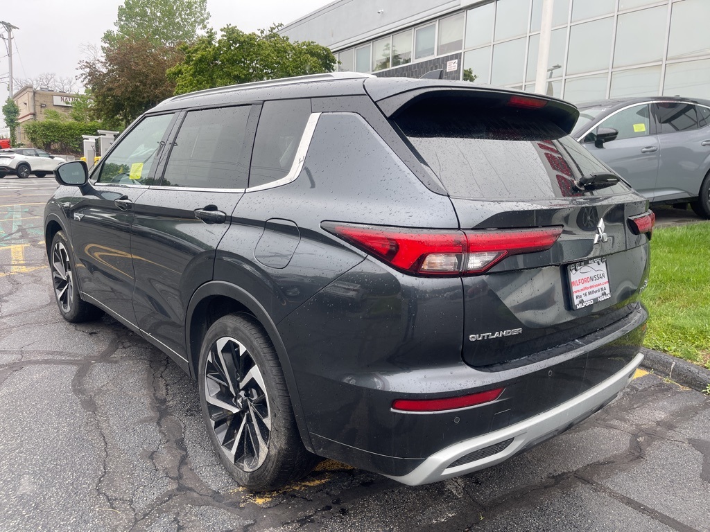2024 Mitsubishi Outlander PHEV SEL photo 3