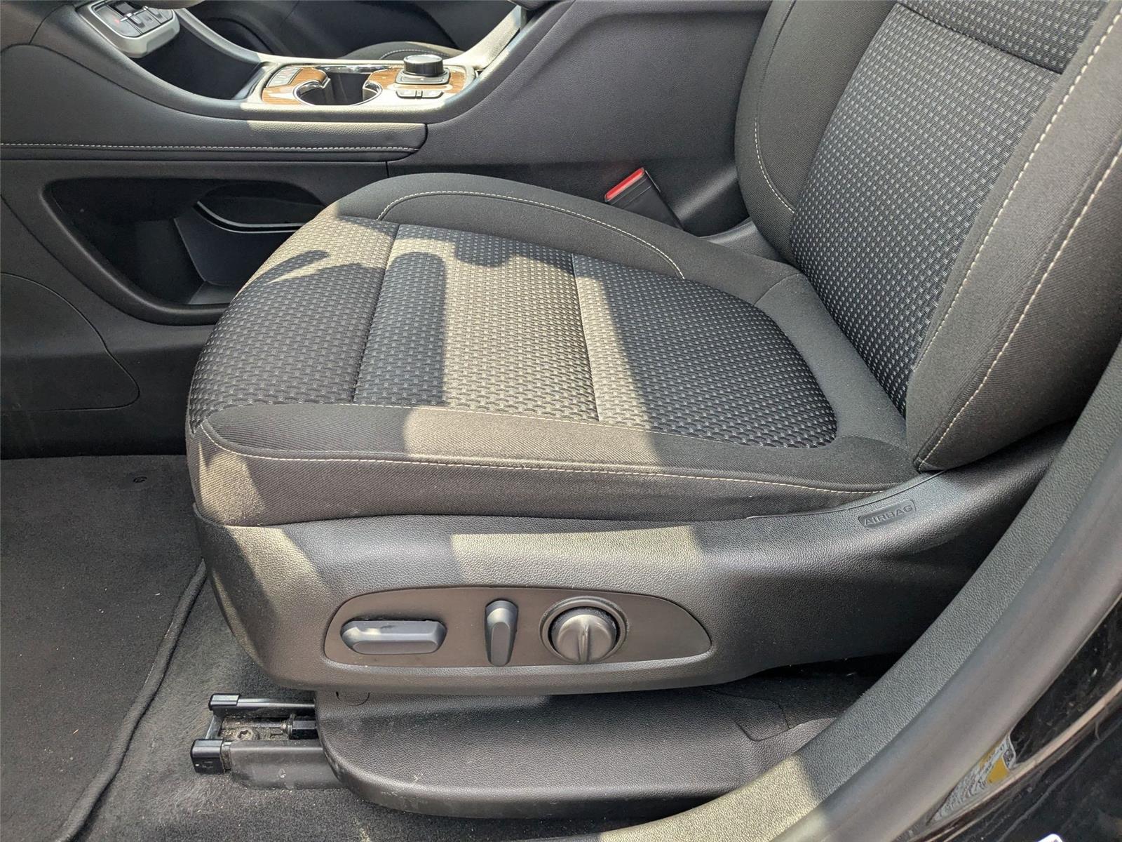 2023 Gmc Acadia SLE photo 14