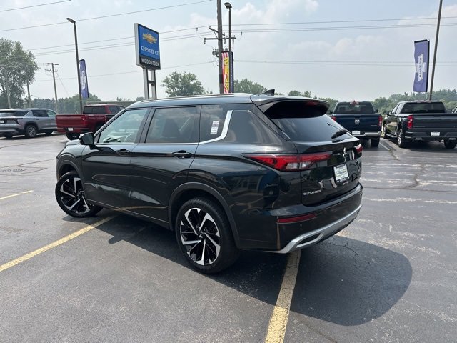 2023 Mitsubishi Outlander SEL photo 3
