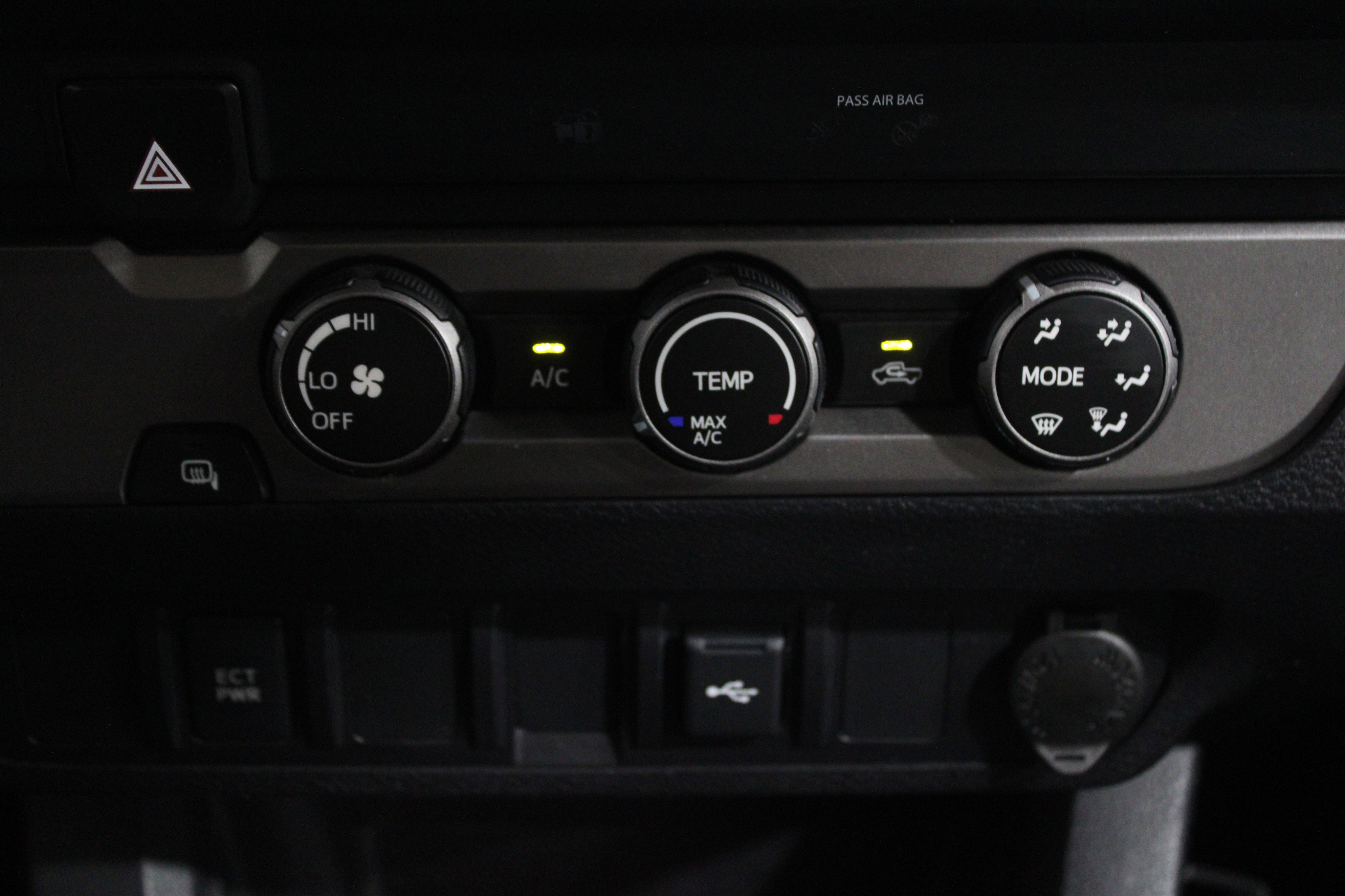 2022 Toyota Tacoma SR photo 8