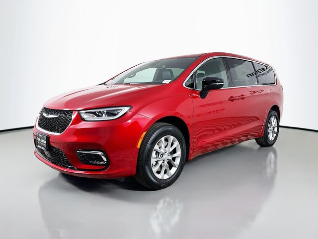 2026 Chrysler Pacifica photo 3