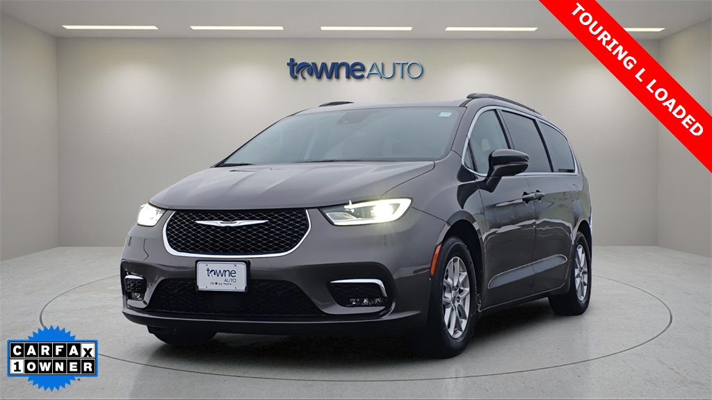 2022 Chrysler Pacifica Touring L's photo