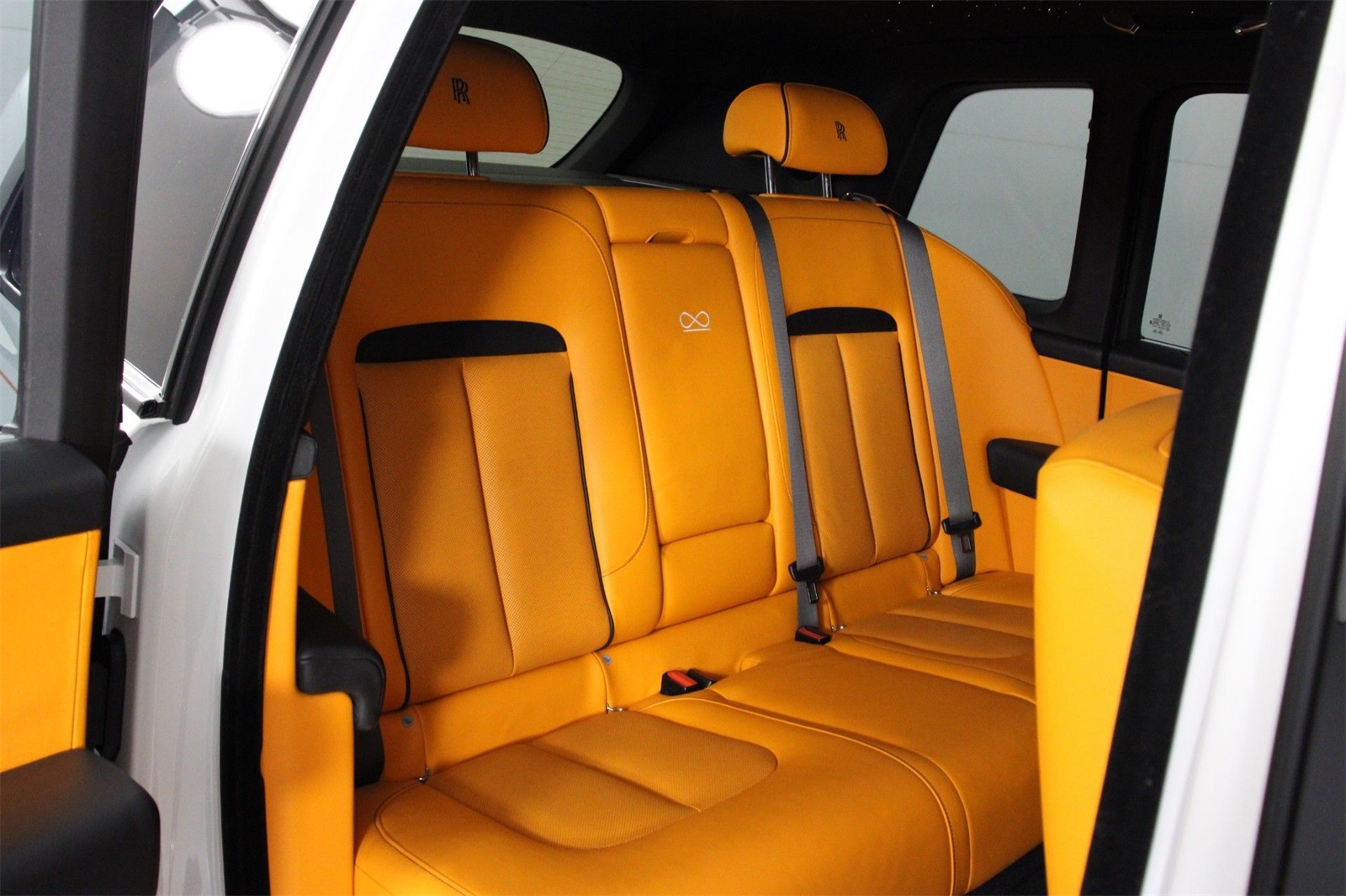 2024 Rolls Royce Cullinan Black Badge photo 12