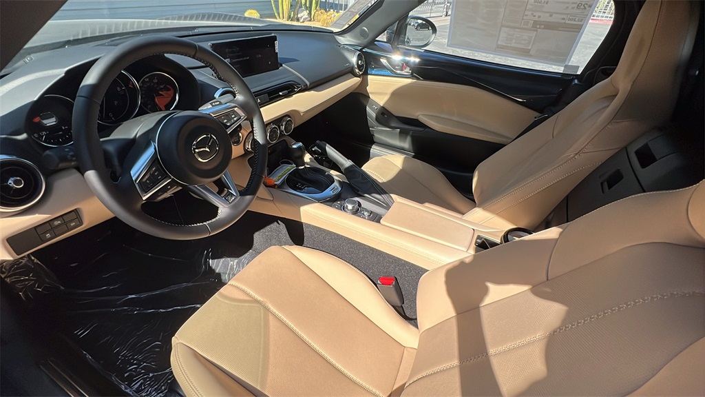 2025 Mazda MX-5 Miata Miata Grand Touring photo 13