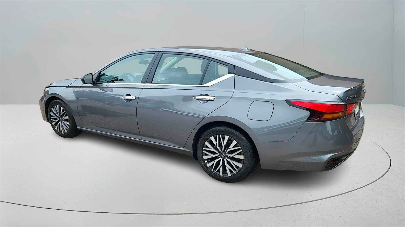 2025 Nissan Altima 2.5 SV photo 4