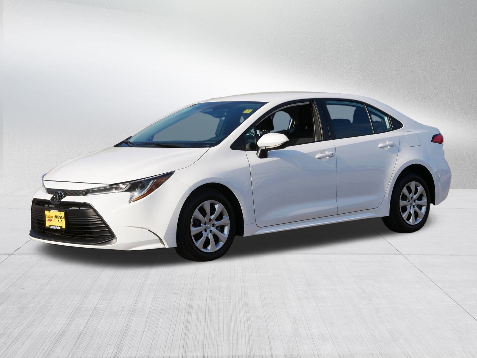 2024 Toyota Corolla LE photo 3