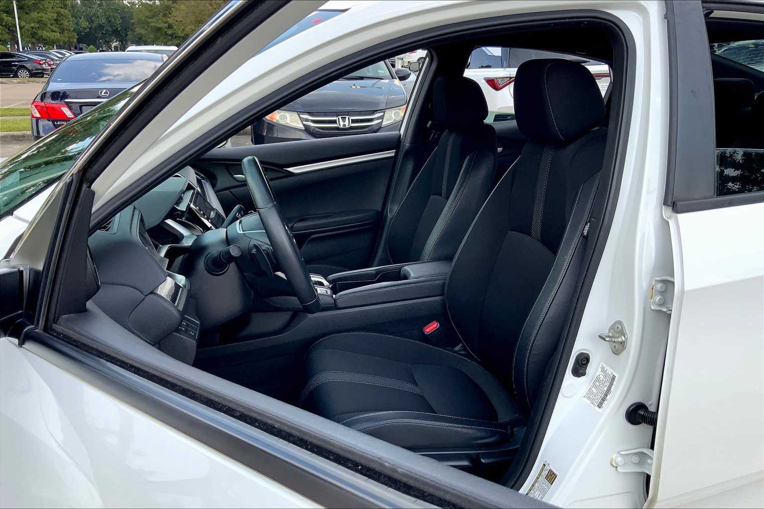 2019 Honda Civic Sport photo 7