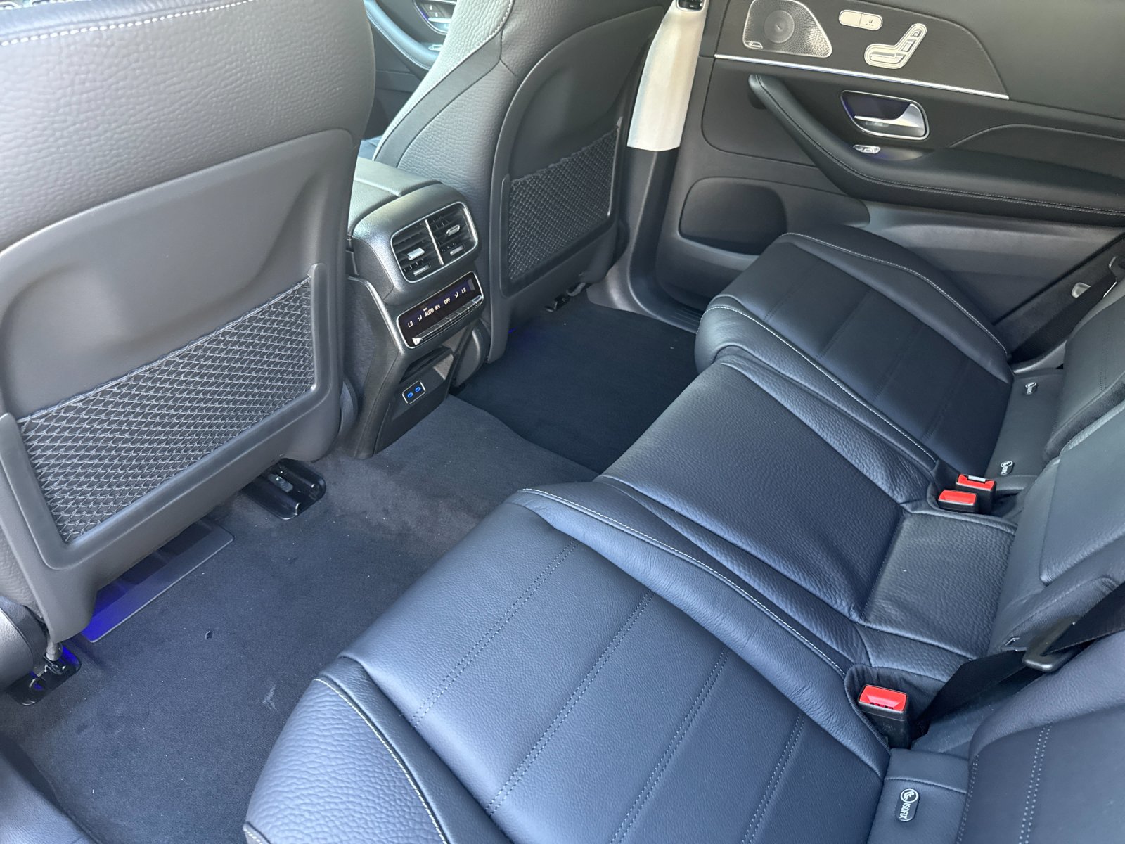 2026 Mercedes Benz GLS 450 4MATIC photo 10