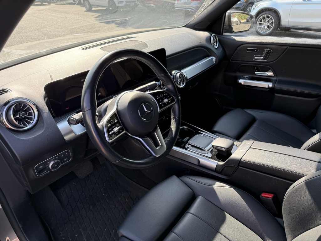 2023 Mercedes Benz GLB 250 4MATIC photo 2