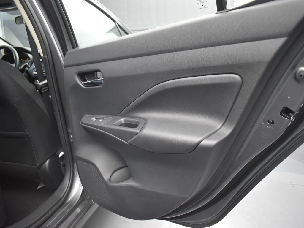 2025 Nissan Versa 1.6 SV photo 19