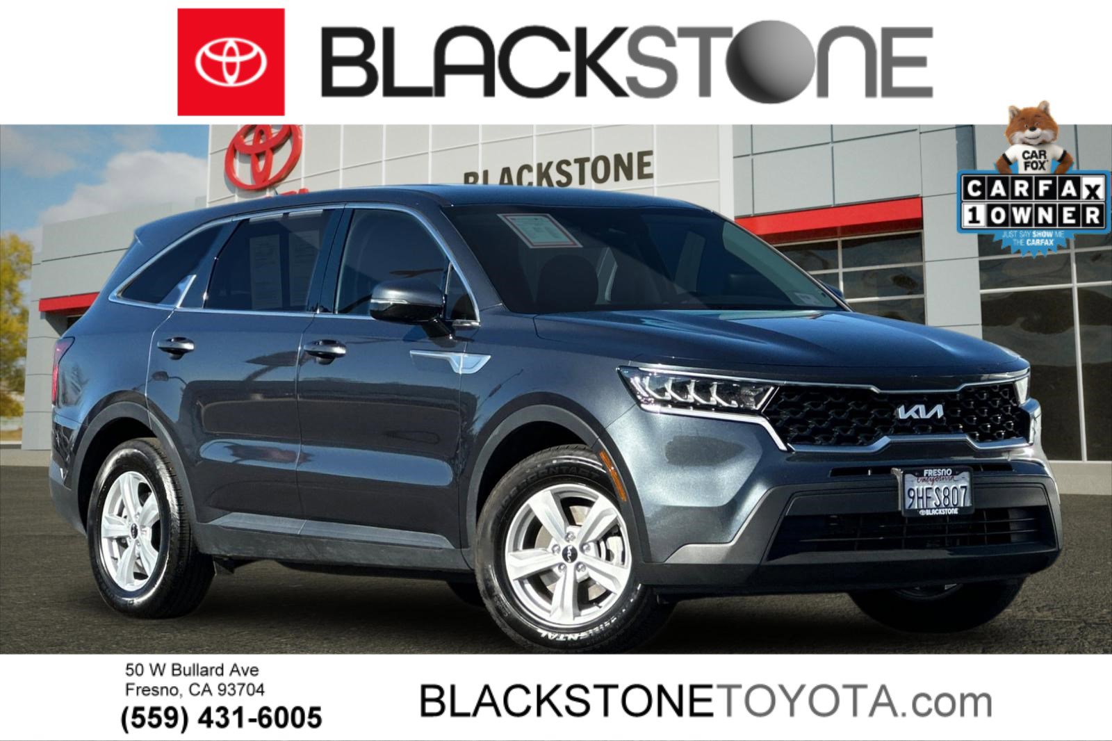 2023 Kia Sorento LX's photo