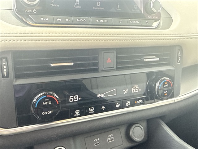 2023 Nissan Rogue SV photo 18