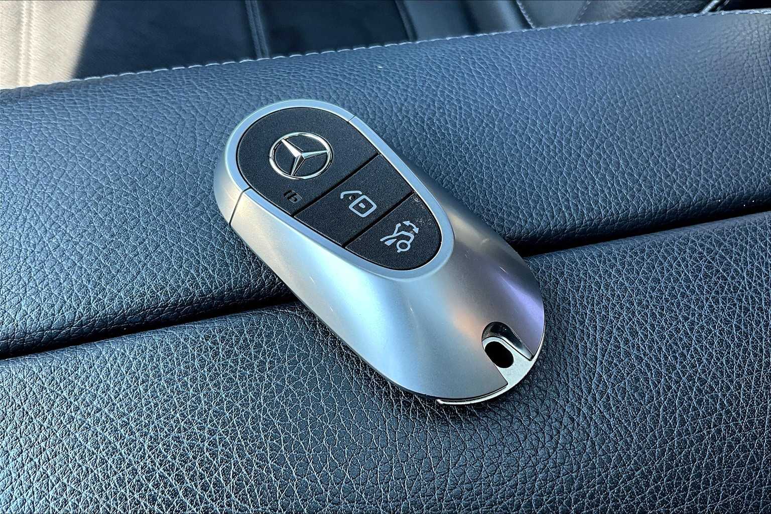 2023 Mercedes Benz C 300 photo 12