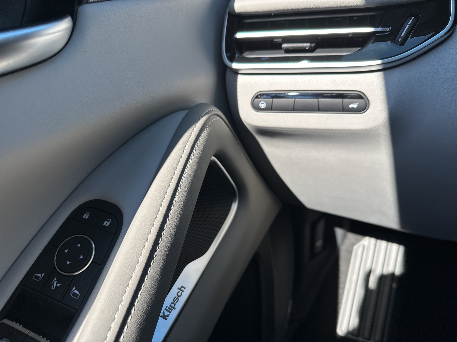 2026 Infiniti QX60 Luxe AWD photo 14