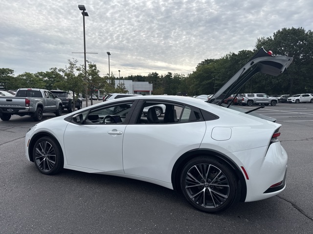 2024 Toyota Prius XLE photo 9