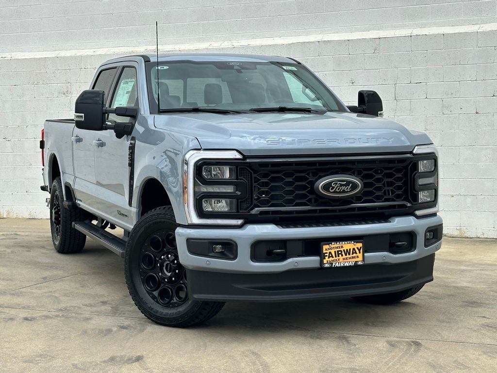 2025 Ford F-250 Lariat photo 2