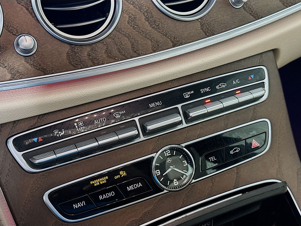 2018 Mercedes Benz E 300 photo 13