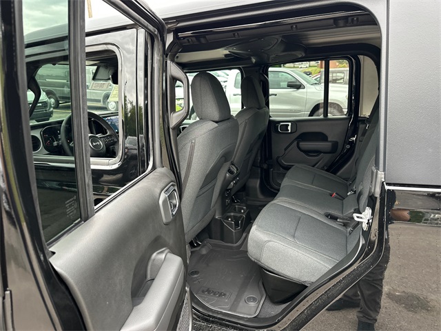 2025 Jeep Gladiator Sport S photo 11