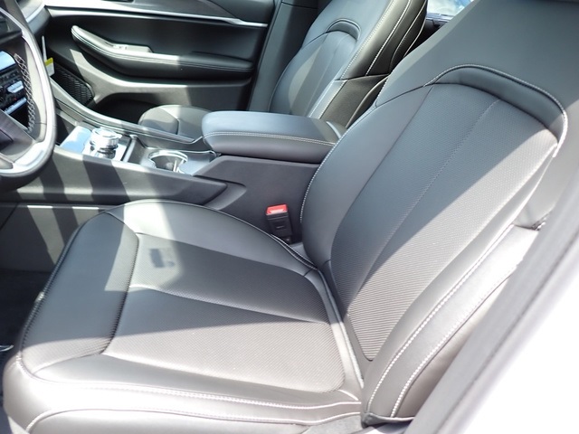 2025 Jeep Grand Cherokee Limited photo 9
