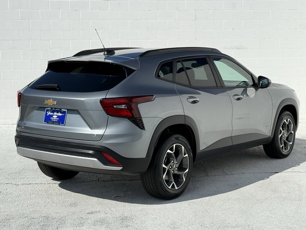 2024 Chevrolet Trax LT photo 7