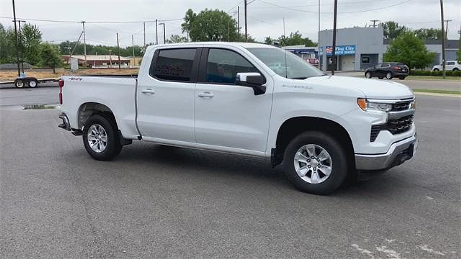 2025 Chevrolet Silverado 1500 LT photo 2