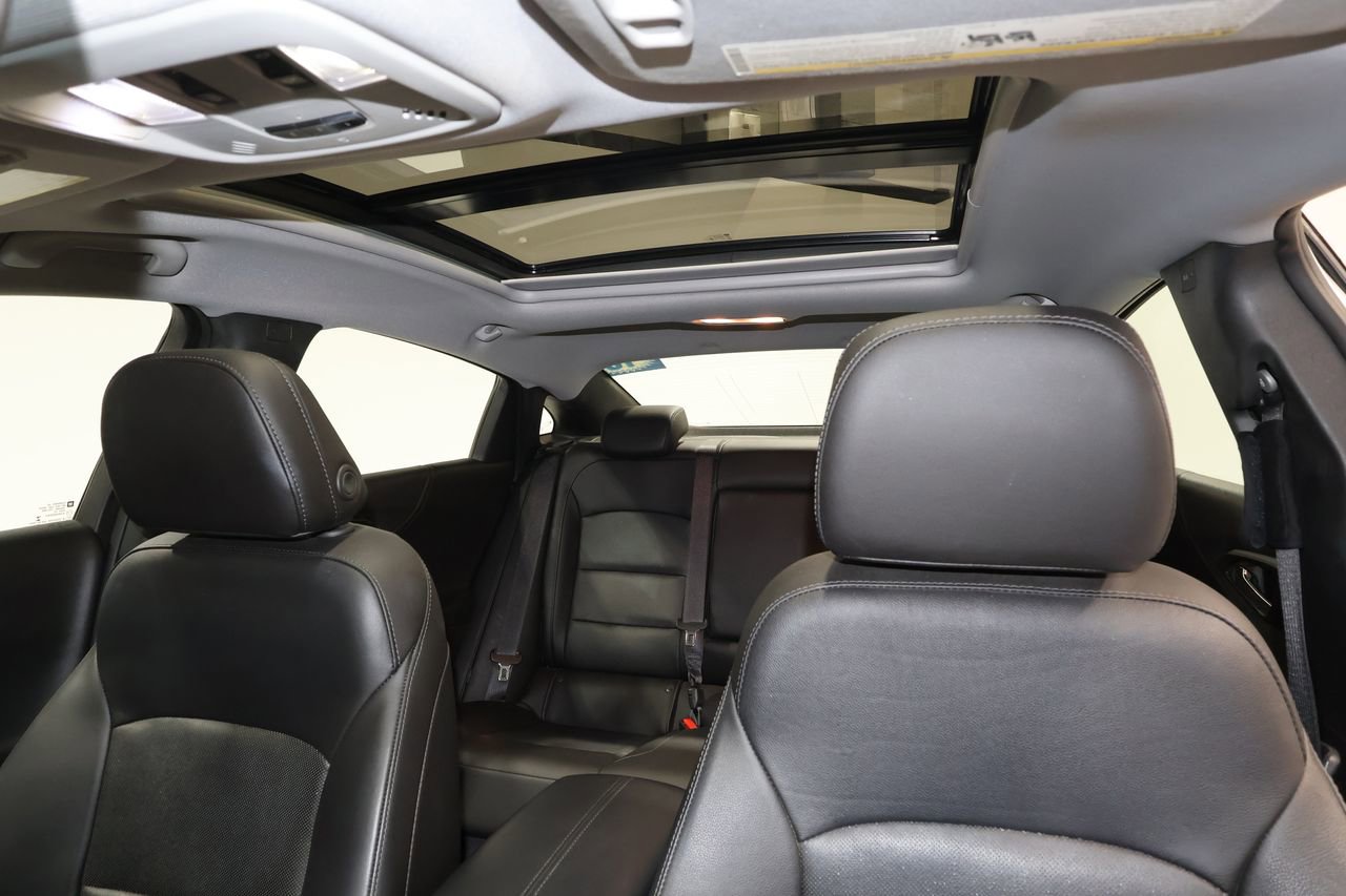 2018 Chevrolet Malibu Premier photo 17
