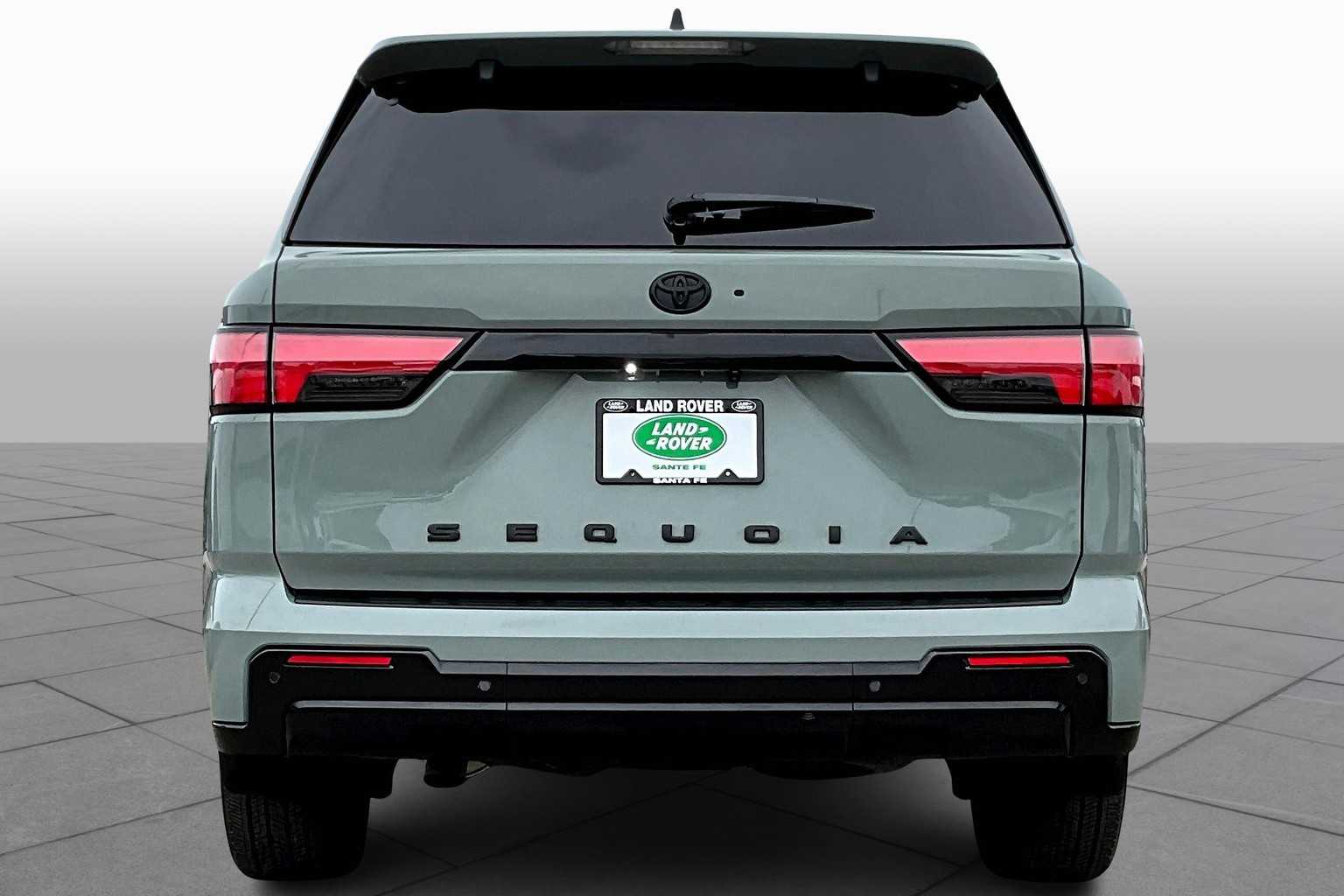 2024 Toyota Sequoia Platinum photo 4
