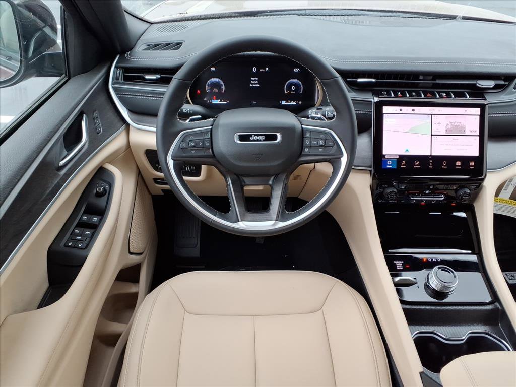 2025 Jeep Grand Cherokee Limited photo 4