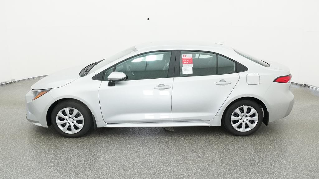 2025 Toyota Corolla LE photo 9
