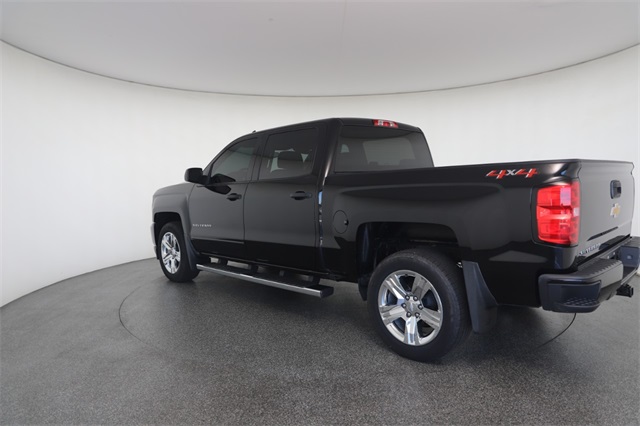 2018 Chevrolet Silverado 1500 Custom photo 10