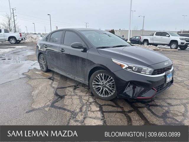 2022 Kia FORTE GT-Line's photo