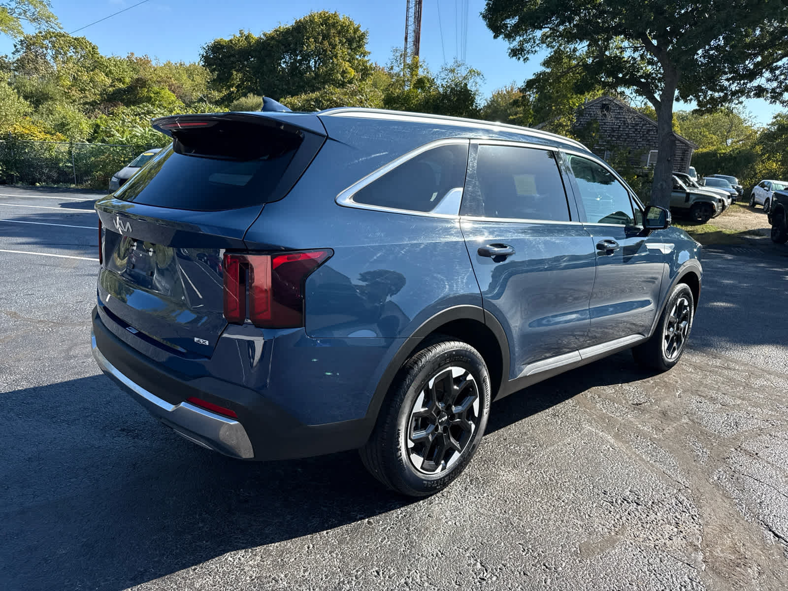 2024 Kia Sorento S photo 3