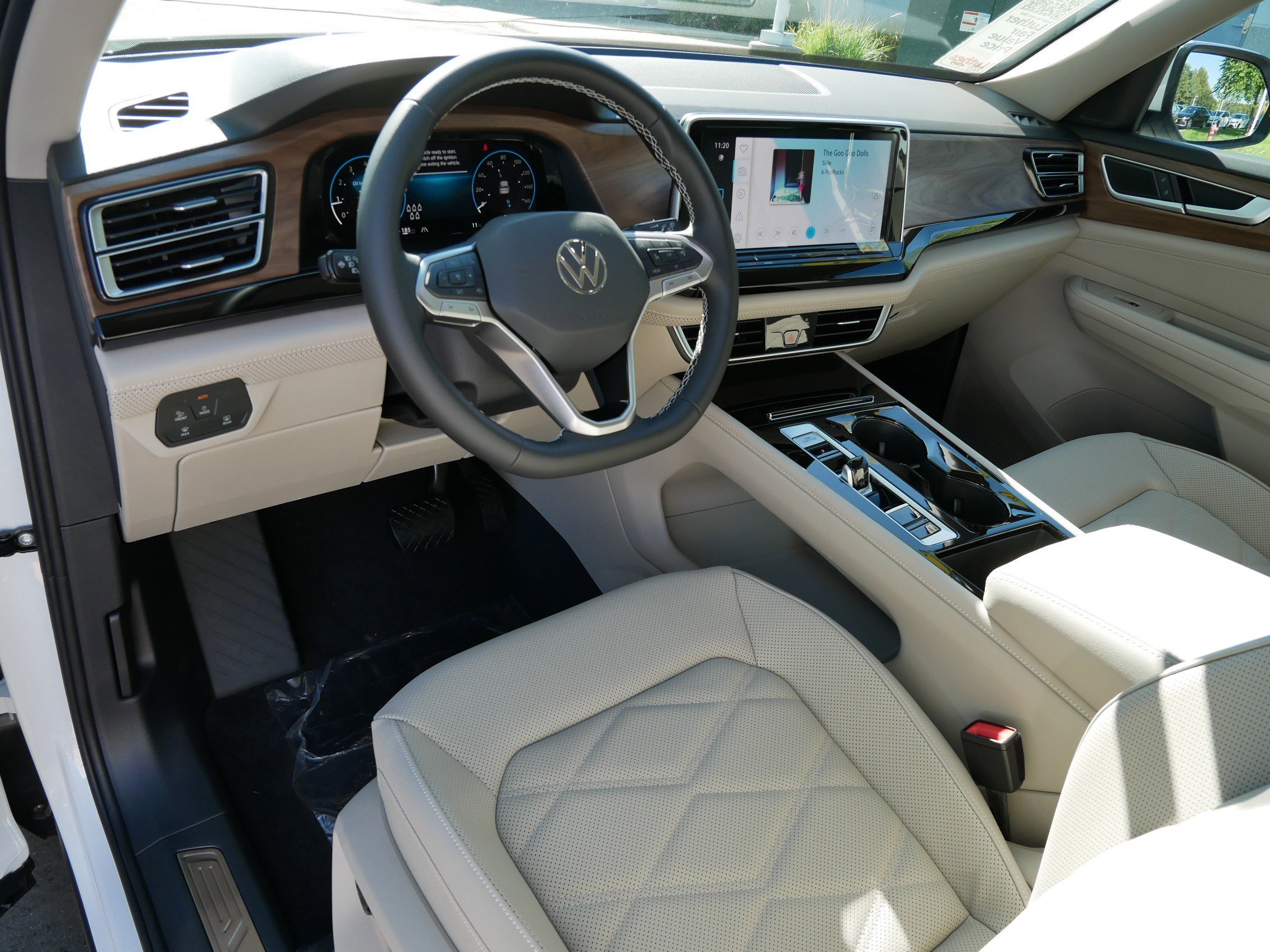 2026 Volkswagen Atlas SE Technology photo 9