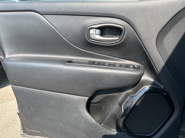 2019 Jeep Renegade Latitude photo 10
