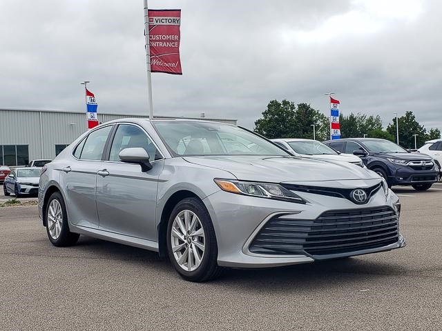 2023 Toyota Camry LE photo 3