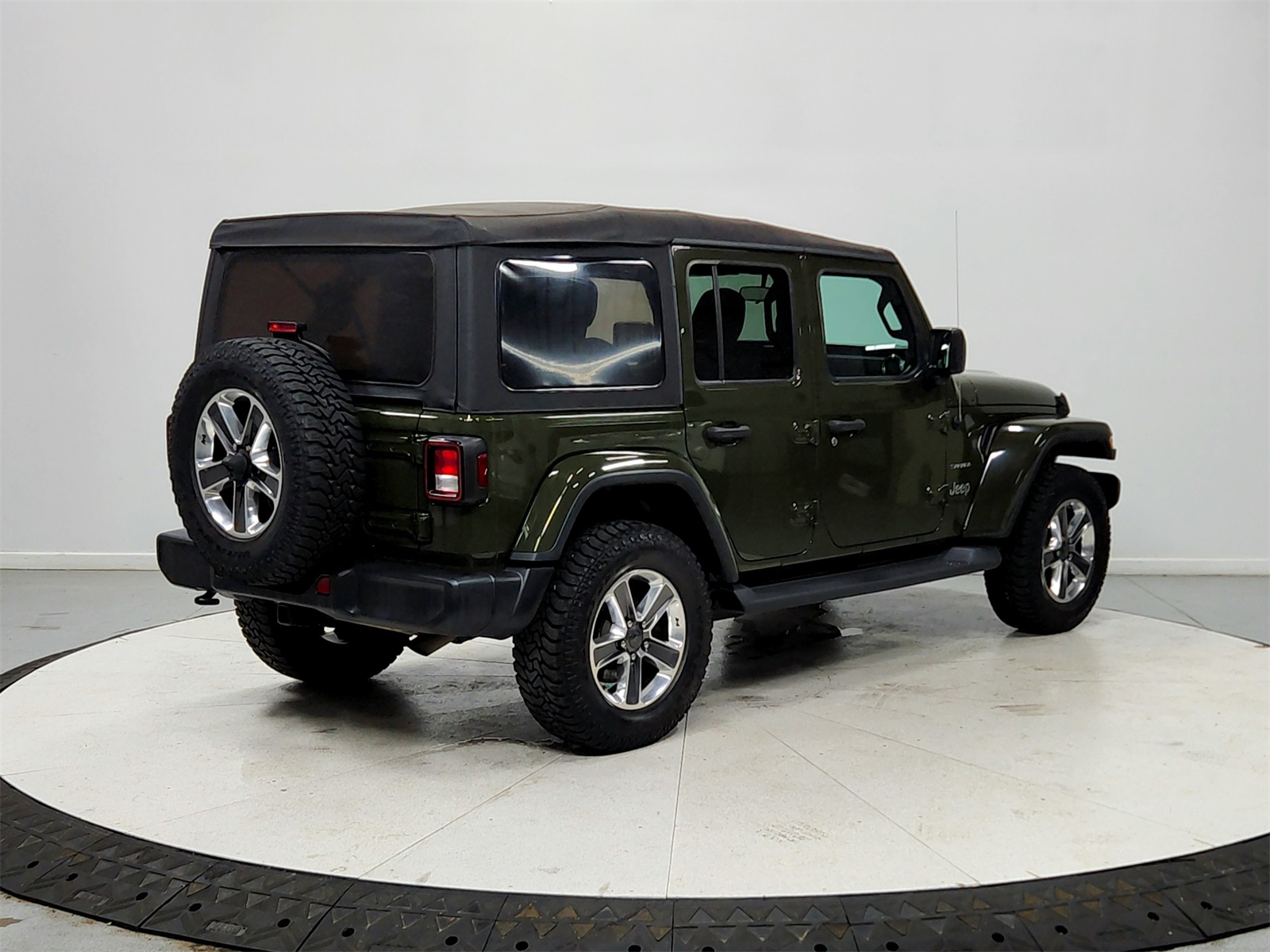 2021 Jeep Wrangler Unlimited Sahara photo 7
