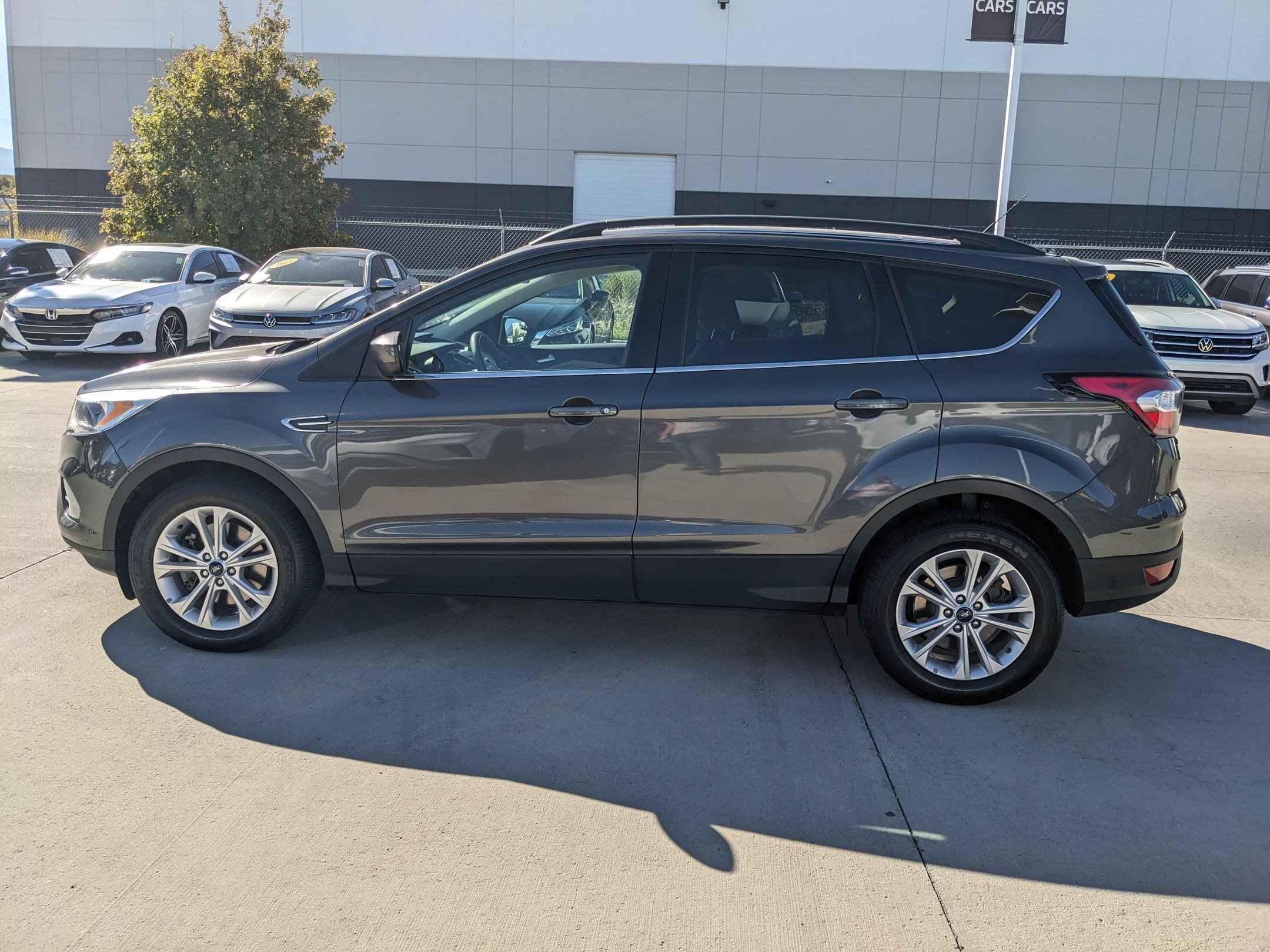 2018 Ford Escape SE photo 2
