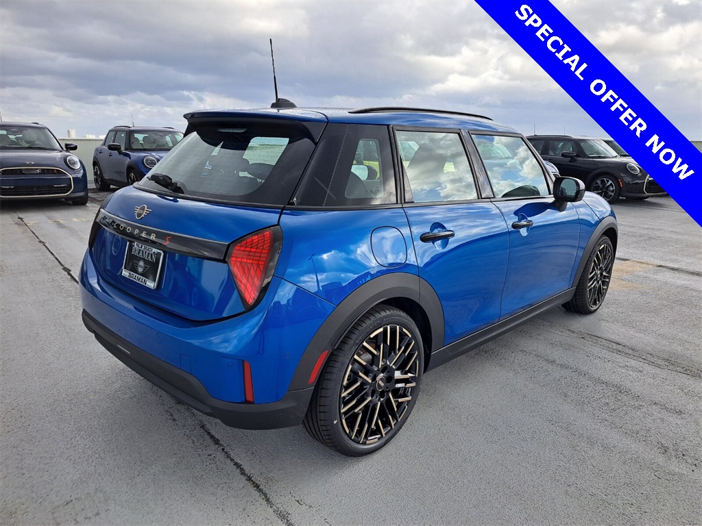 2025 Mini Cooper S 4 Door Hardtop Iconic photo 3