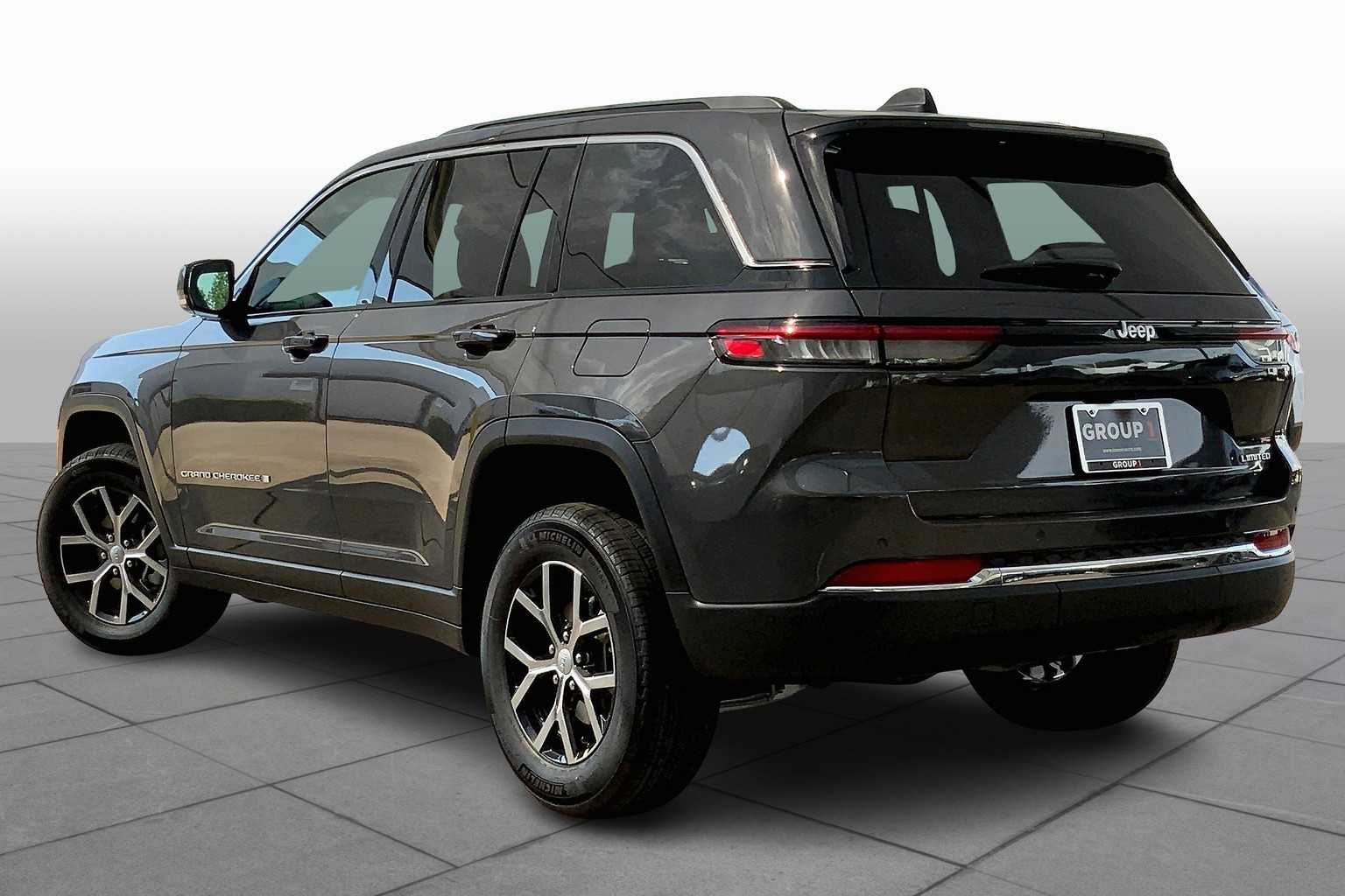 2025 Jeep Grand Cherokee Limited photo 7