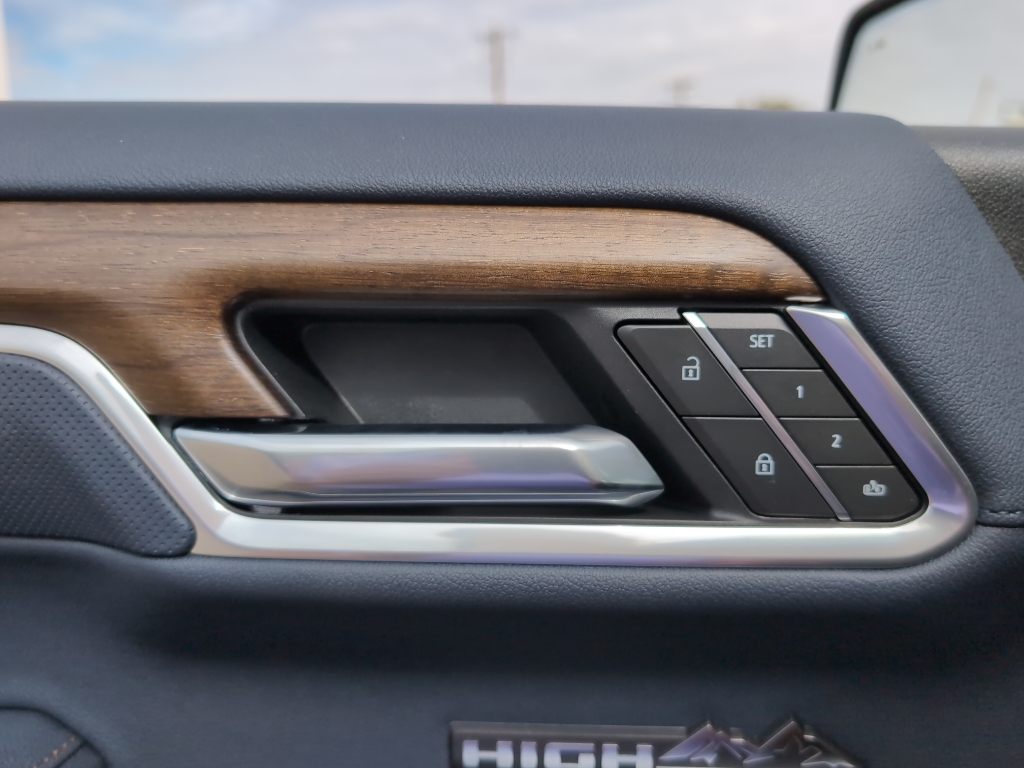 2026 Chevrolet Silverado 1500 High Country photo 25
