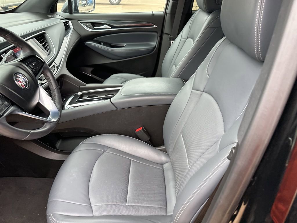 2023 Buick Enclave Essence photo 2