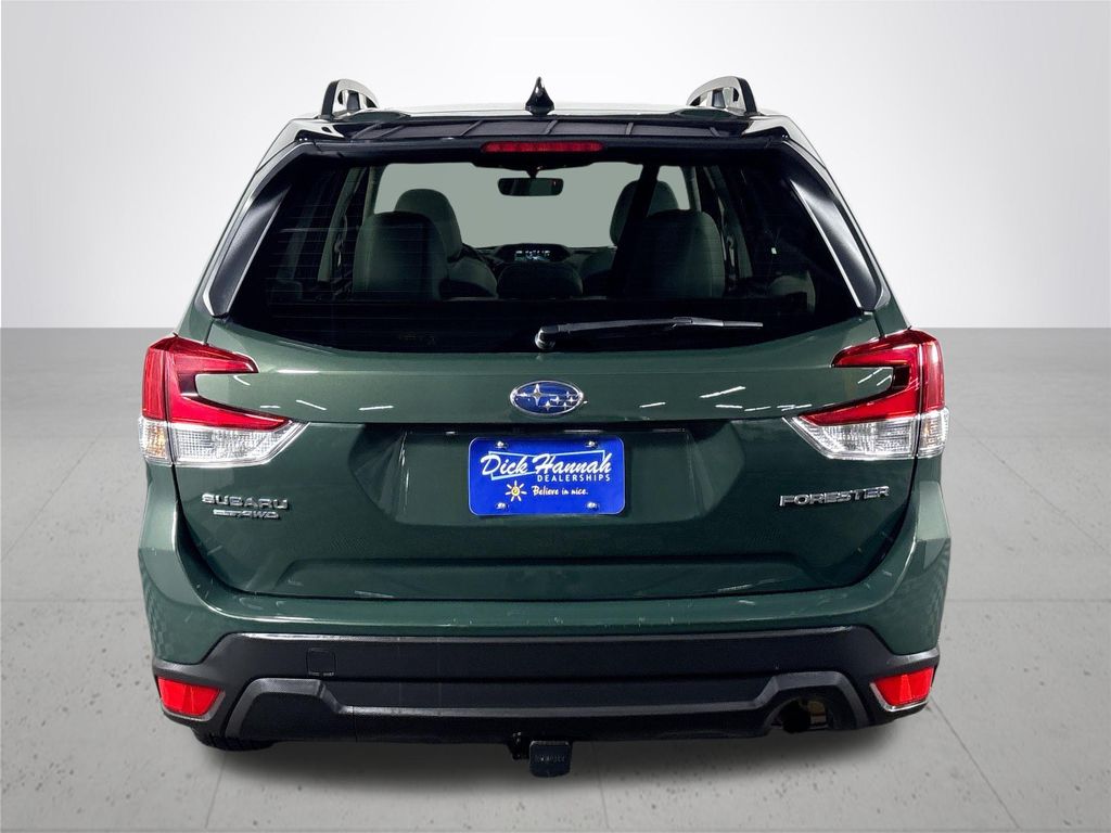 2024 Subaru Forester Premium photo 6