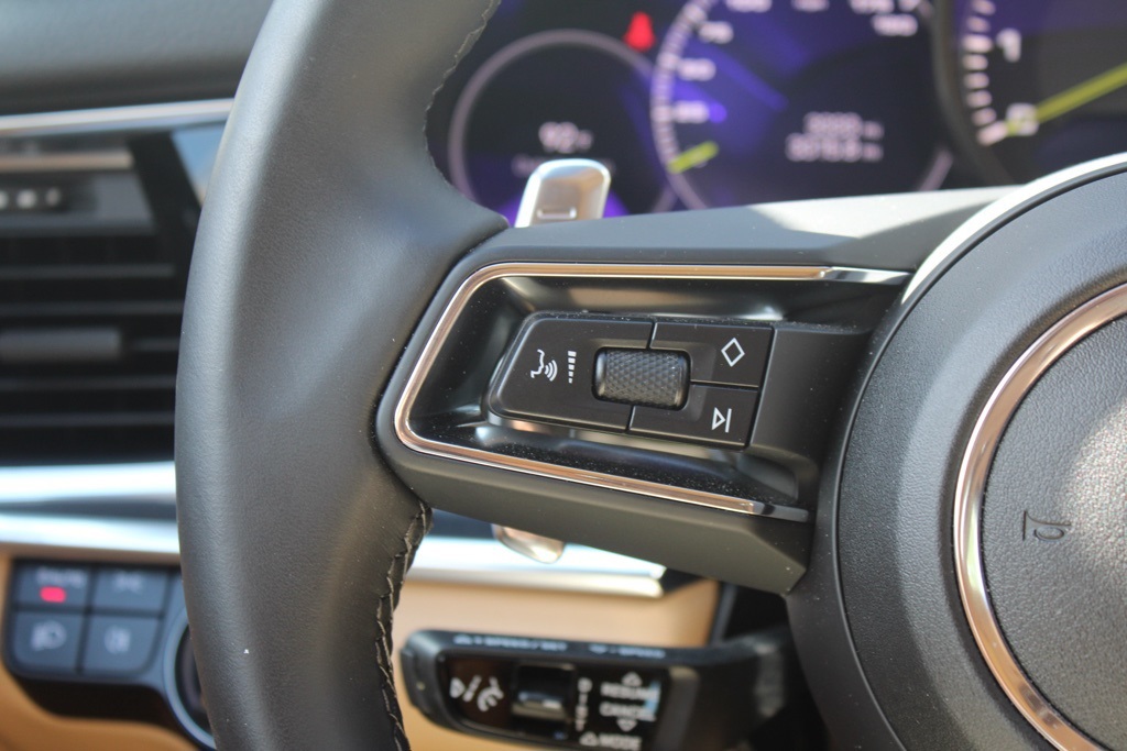 2023 Porsche Panamera E-Hybrid 4 photo 20