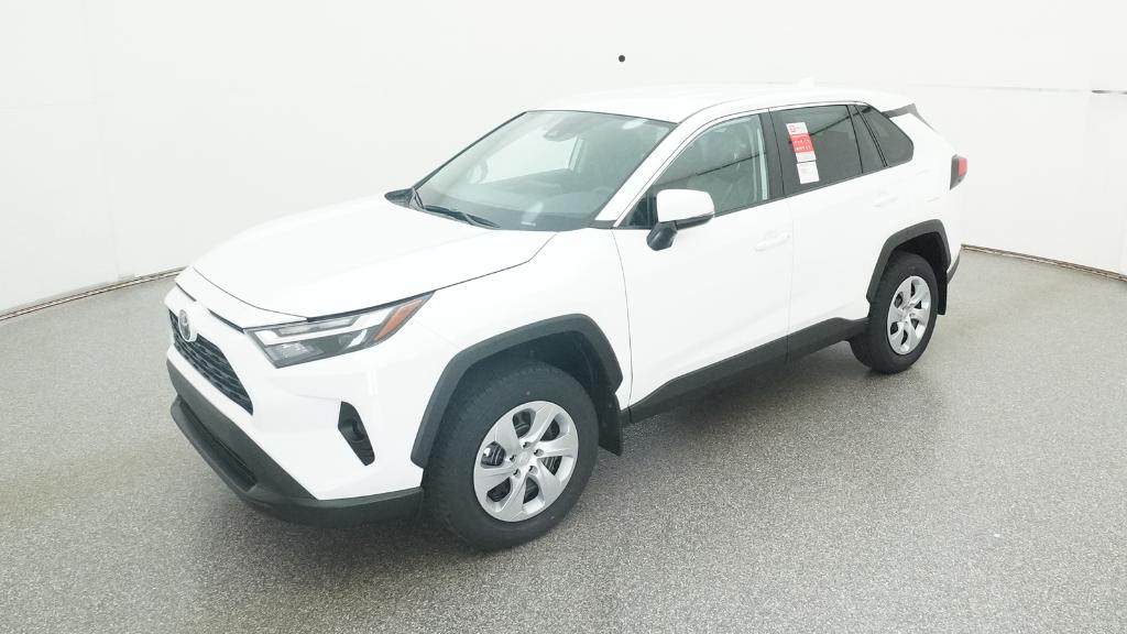 2025 Toyota RAV4 LE's photo