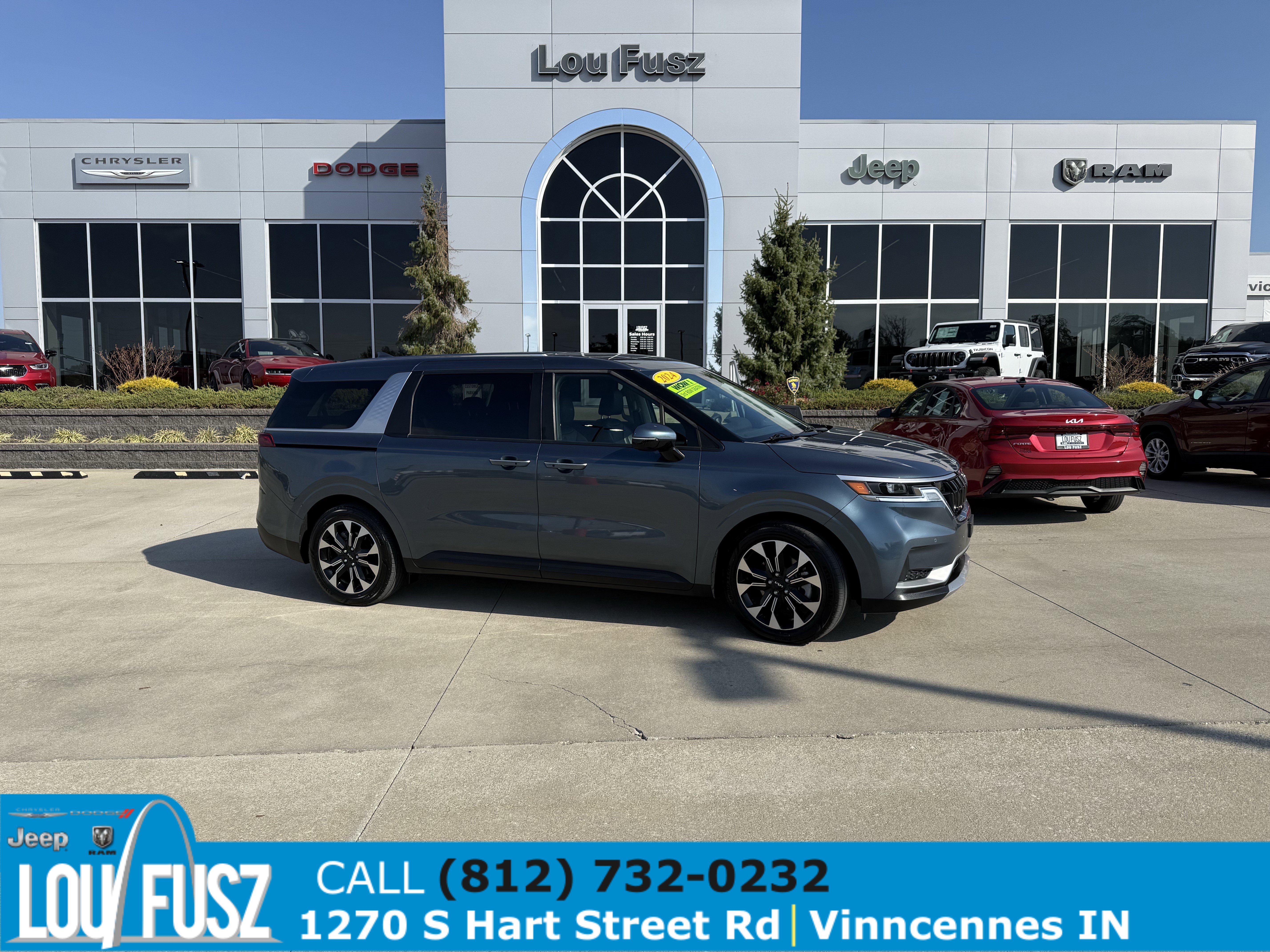 2024 Kia Carnival EX's photo